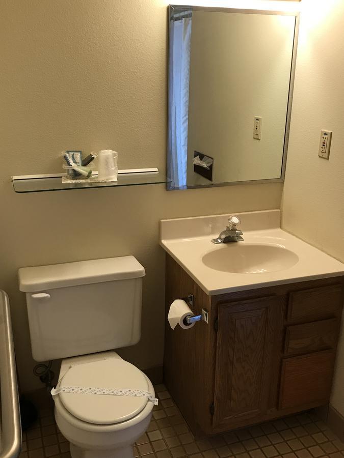 Exxon Quik Stop & Motel Wausaukee Extérieur photo