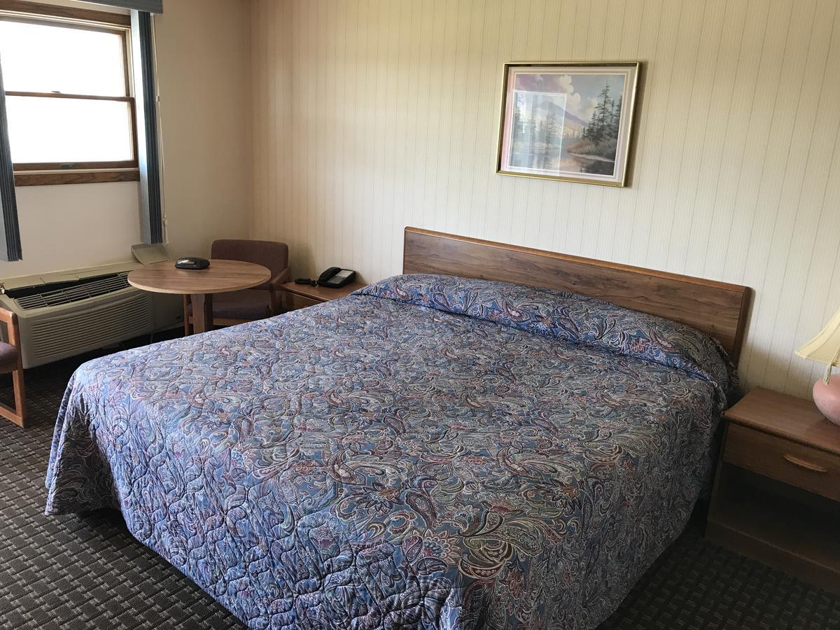Exxon Quik Stop & Motel Wausaukee Extérieur photo