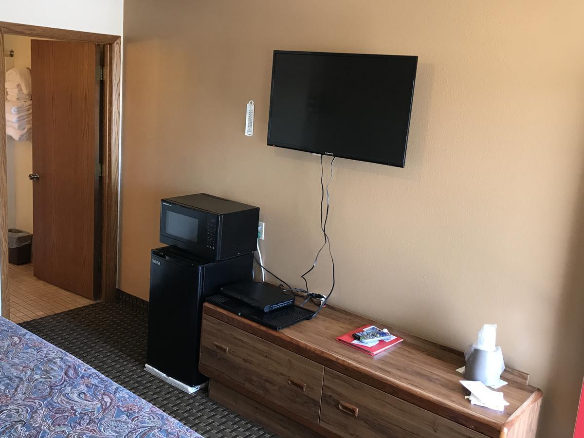 Exxon Quik Stop & Motel Wausaukee Extérieur photo
