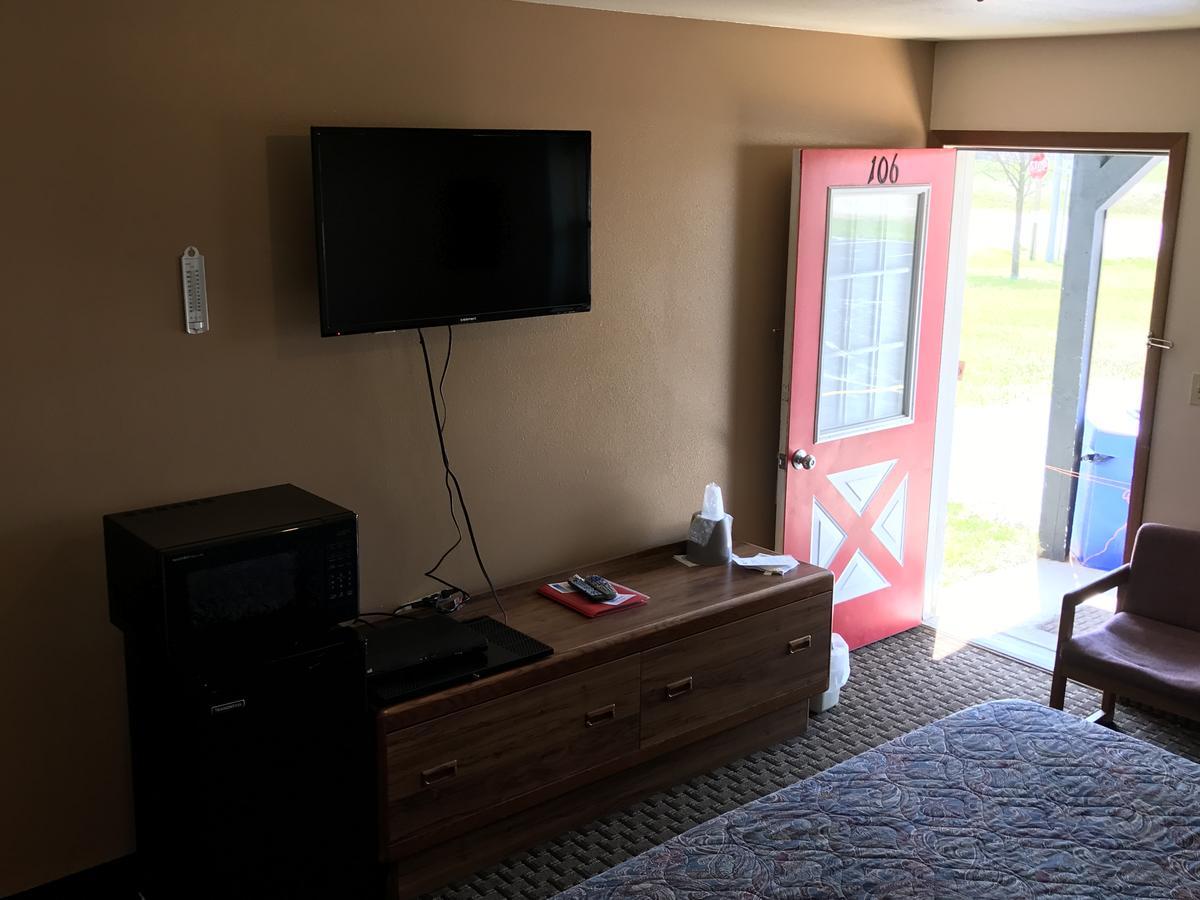 Exxon Quik Stop & Motel Wausaukee Extérieur photo