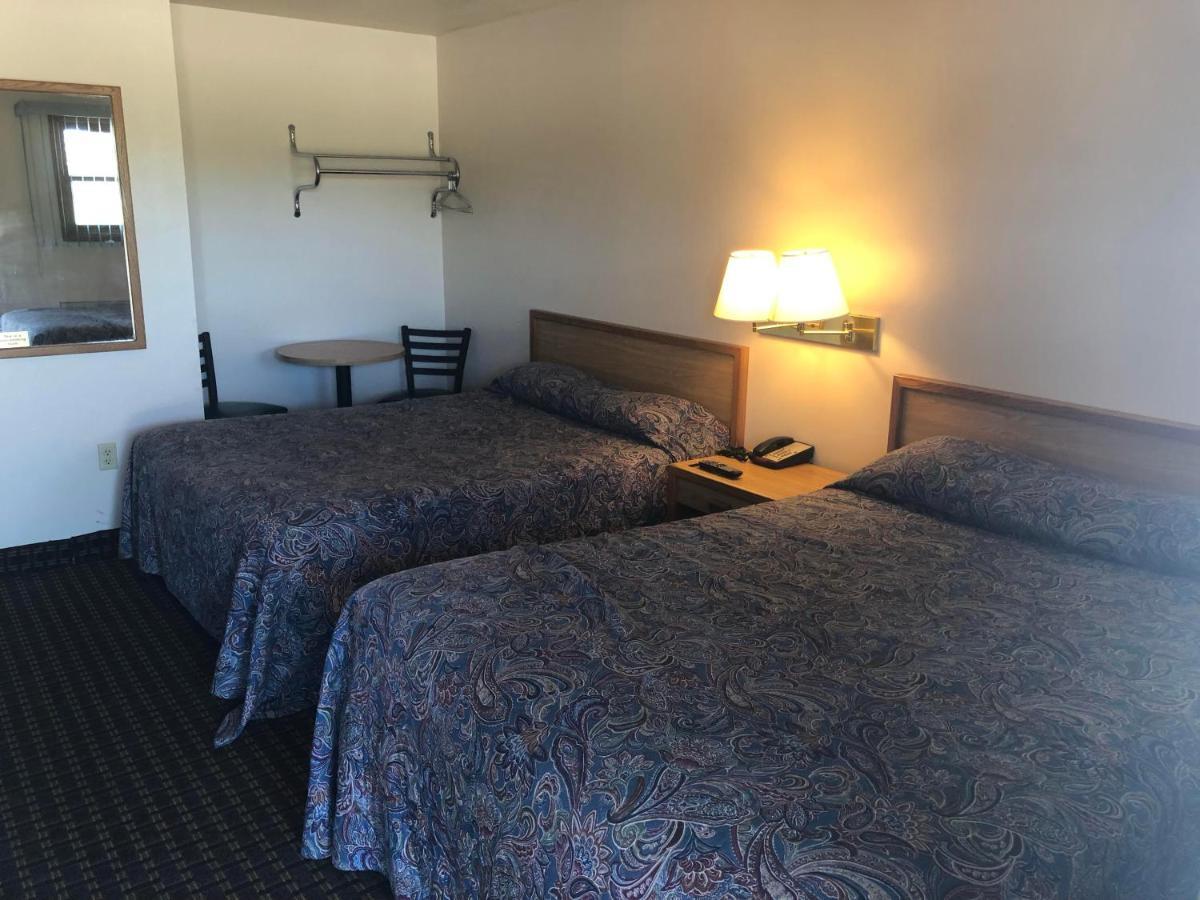 Exxon Quik Stop & Motel Wausaukee Extérieur photo